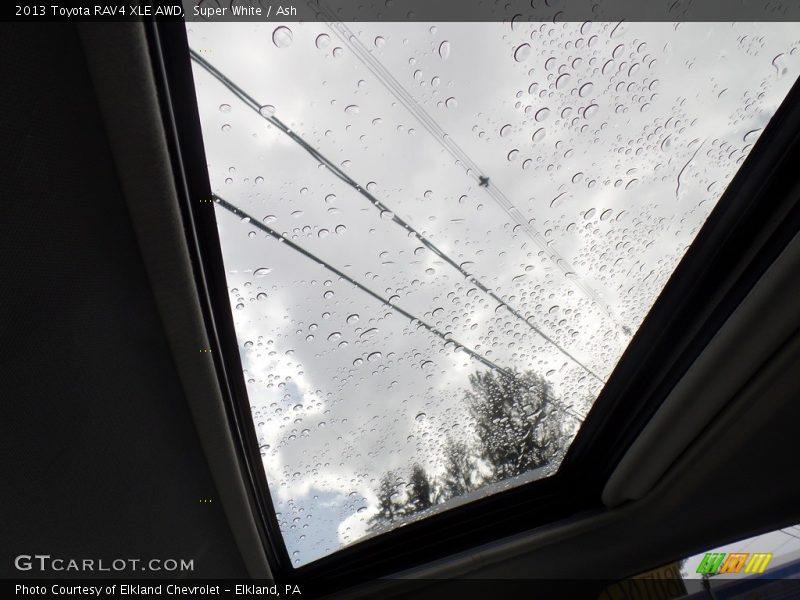 Super White / Ash 2013 Toyota RAV4 XLE AWD