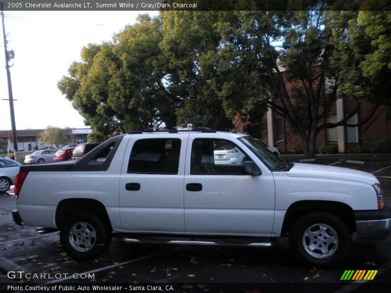 Summit White / Gray/Dark Charcoal 2005 Chevrolet Avalanche LT