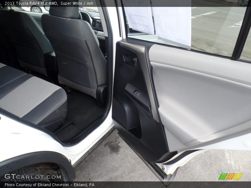 Super White / Ash 2013 Toyota RAV4 XLE AWD