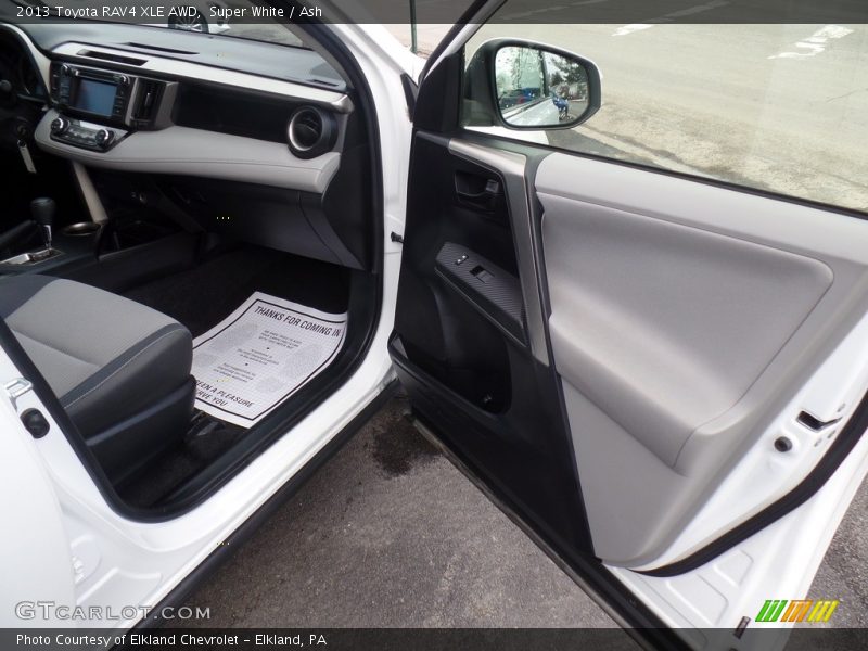 Super White / Ash 2013 Toyota RAV4 XLE AWD