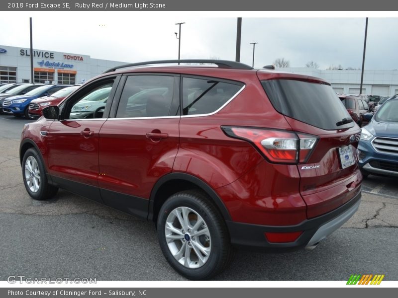 Ruby Red / Medium Light Stone 2018 Ford Escape SE