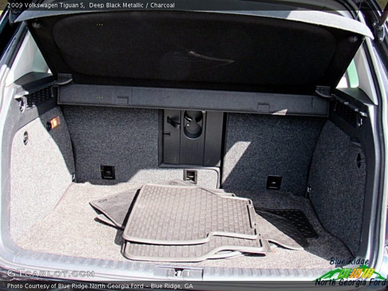 Deep Black Metallic / Charcoal 2009 Volkswagen Tiguan S