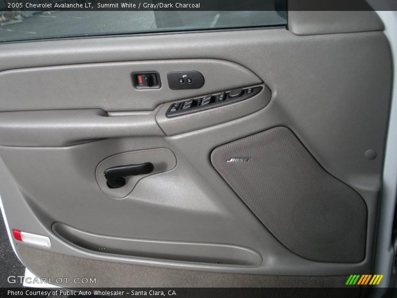 Summit White / Gray/Dark Charcoal 2005 Chevrolet Avalanche LT