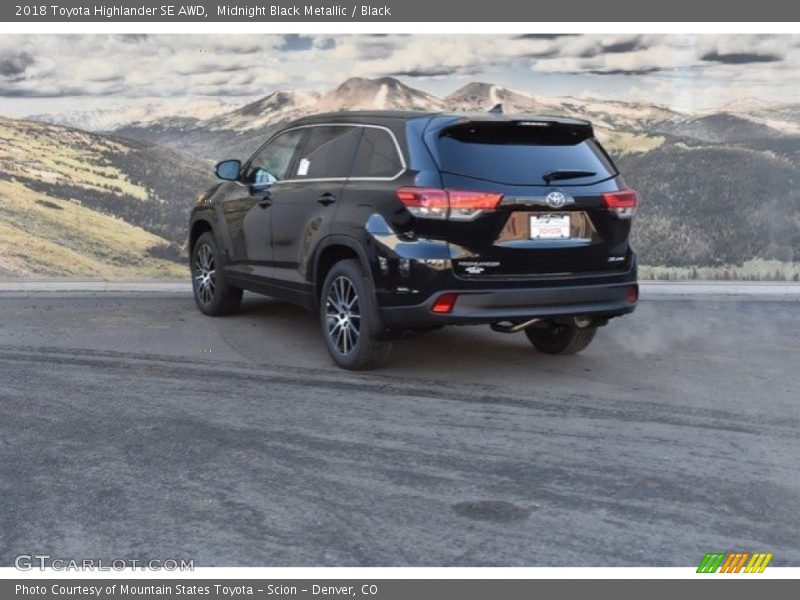 Midnight Black Metallic / Black 2018 Toyota Highlander SE AWD