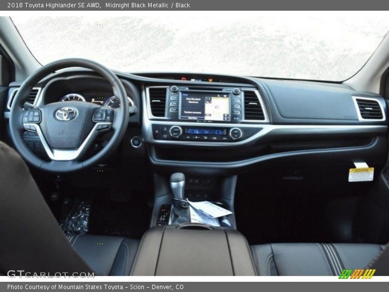 Midnight Black Metallic / Black 2018 Toyota Highlander SE AWD
