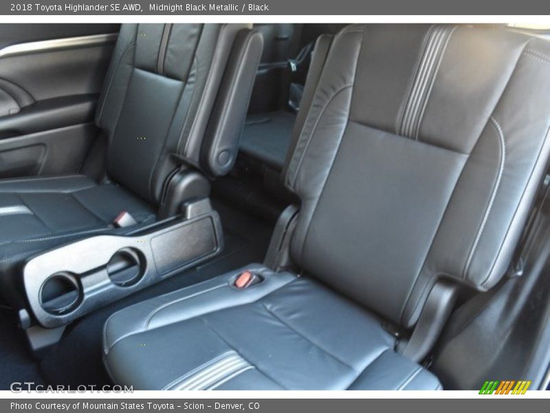 Midnight Black Metallic / Black 2018 Toyota Highlander SE AWD