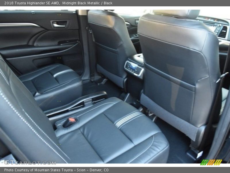 Midnight Black Metallic / Black 2018 Toyota Highlander SE AWD