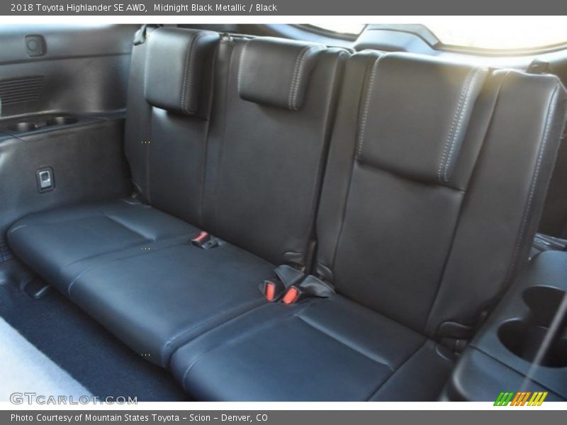 Midnight Black Metallic / Black 2018 Toyota Highlander SE AWD