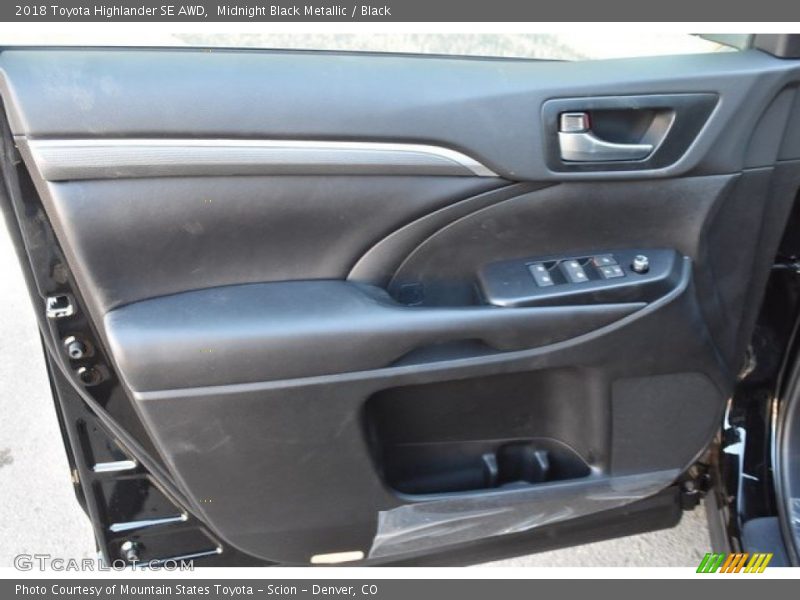 Midnight Black Metallic / Black 2018 Toyota Highlander SE AWD