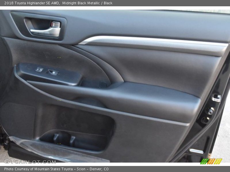 Midnight Black Metallic / Black 2018 Toyota Highlander SE AWD