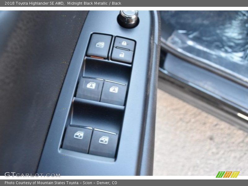 Midnight Black Metallic / Black 2018 Toyota Highlander SE AWD