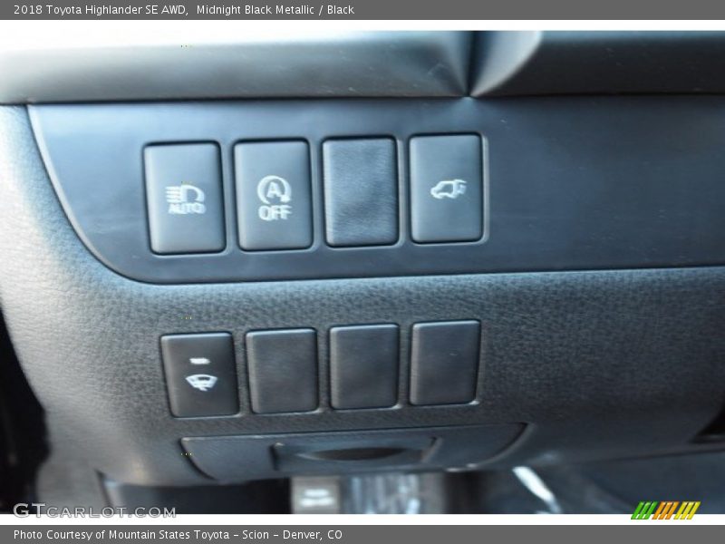 Midnight Black Metallic / Black 2018 Toyota Highlander SE AWD