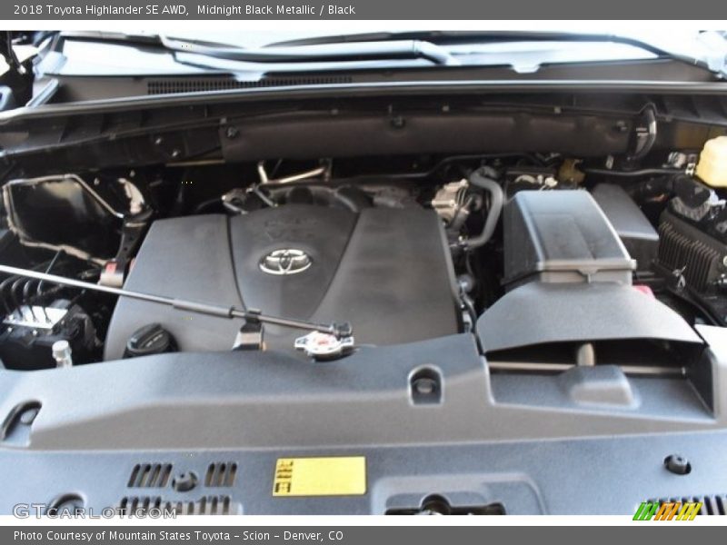 Midnight Black Metallic / Black 2018 Toyota Highlander SE AWD