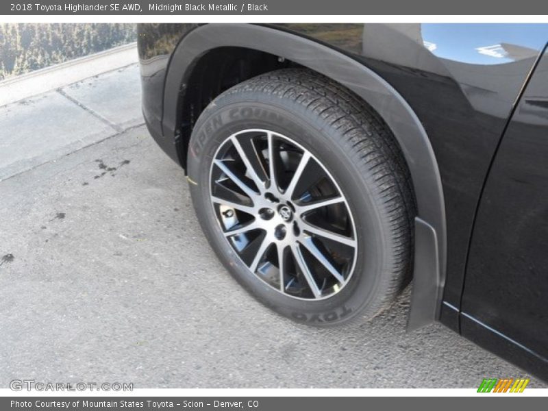 Midnight Black Metallic / Black 2018 Toyota Highlander SE AWD