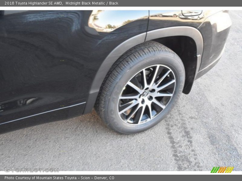 Midnight Black Metallic / Black 2018 Toyota Highlander SE AWD