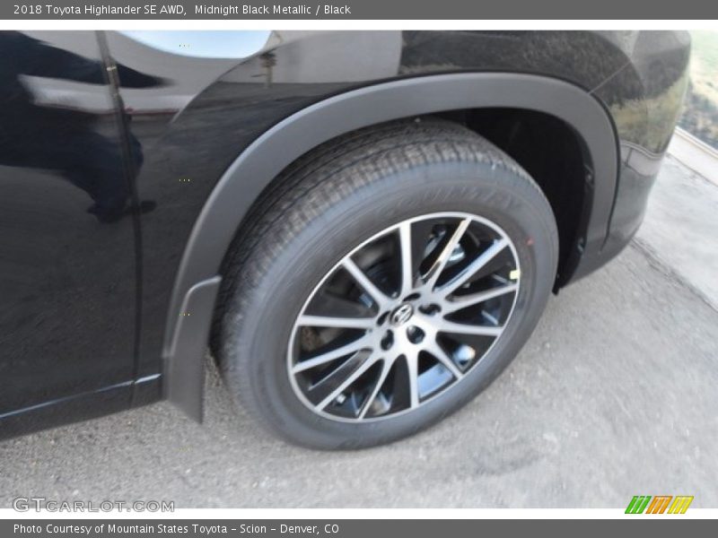 Midnight Black Metallic / Black 2018 Toyota Highlander SE AWD