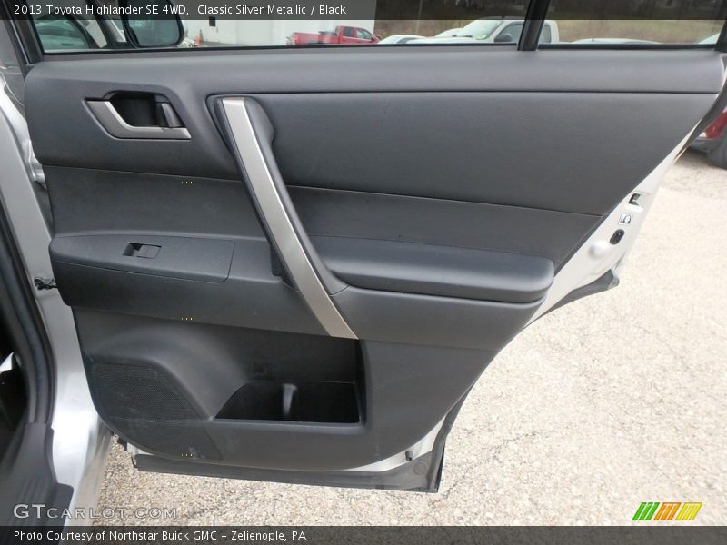 Classic Silver Metallic / Black 2013 Toyota Highlander SE 4WD