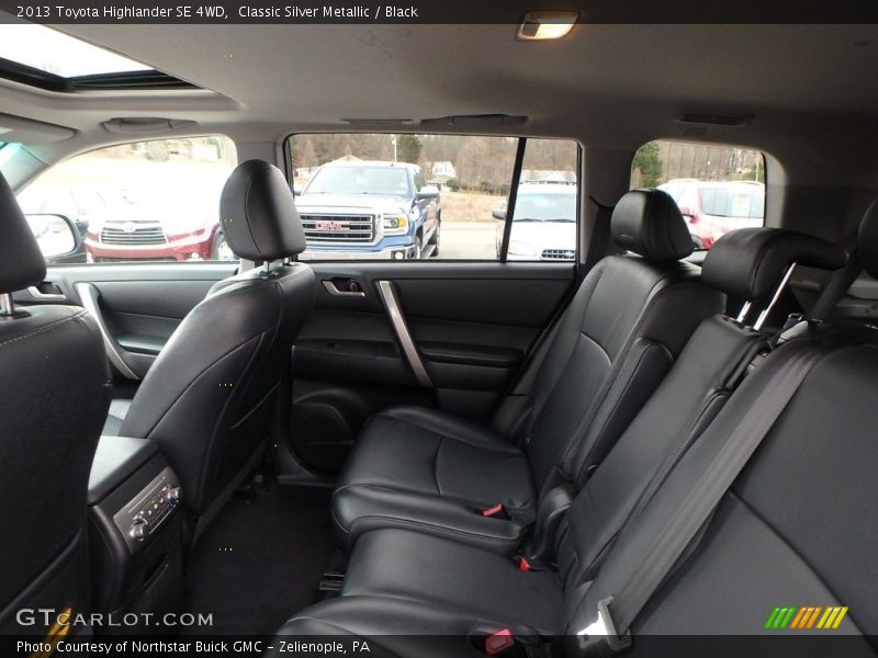 Classic Silver Metallic / Black 2013 Toyota Highlander SE 4WD