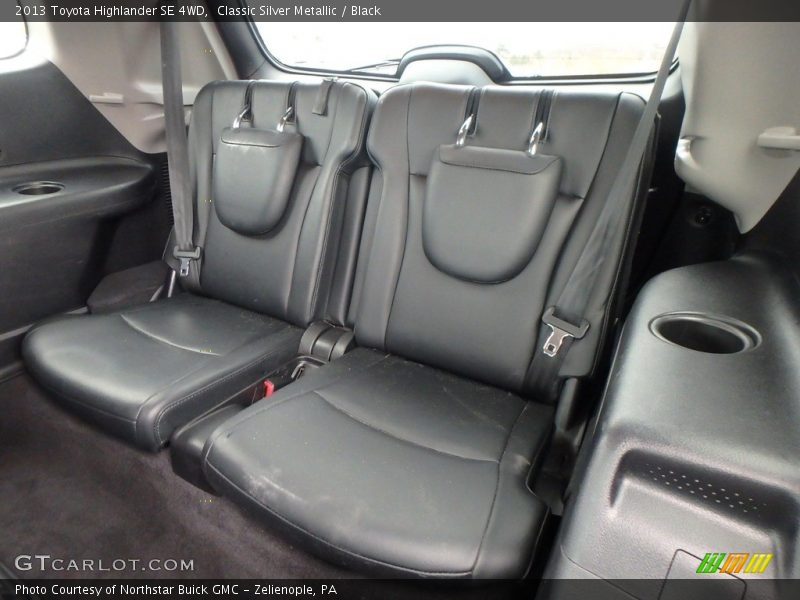 Classic Silver Metallic / Black 2013 Toyota Highlander SE 4WD