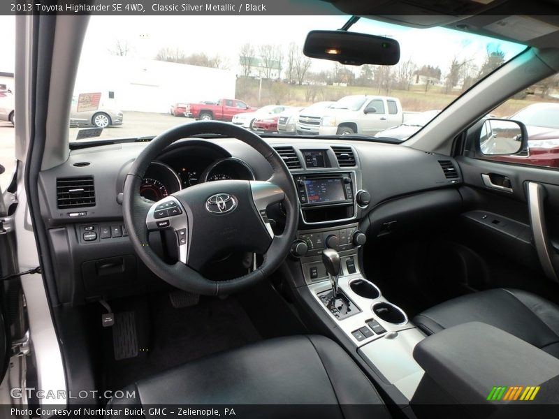Classic Silver Metallic / Black 2013 Toyota Highlander SE 4WD
