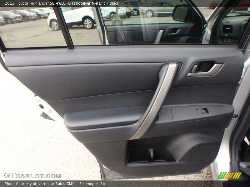 Classic Silver Metallic / Black 2013 Toyota Highlander SE 4WD