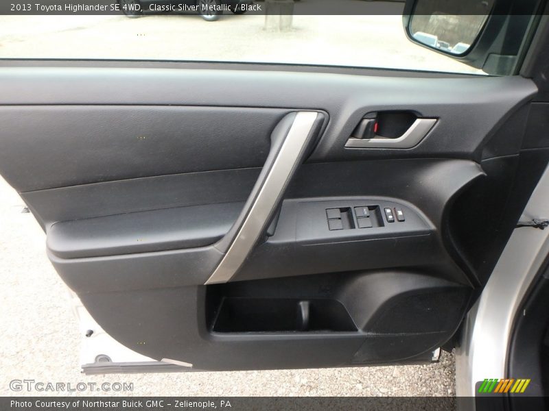 Classic Silver Metallic / Black 2013 Toyota Highlander SE 4WD