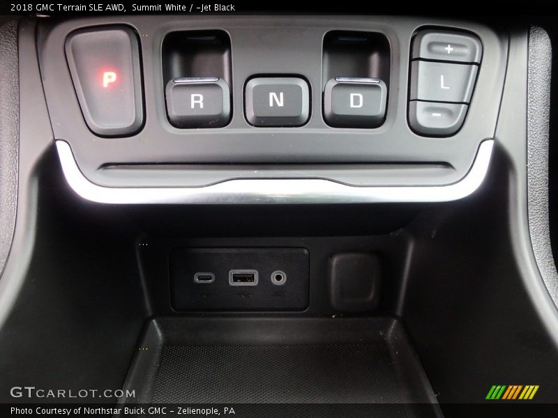 Summit White / ­Jet Black 2018 GMC Terrain SLE AWD
