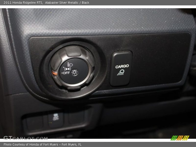 Alabaster Silver Metallic / Black 2011 Honda Ridgeline RTS