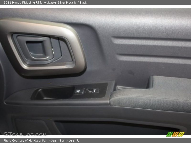 Alabaster Silver Metallic / Black 2011 Honda Ridgeline RTS