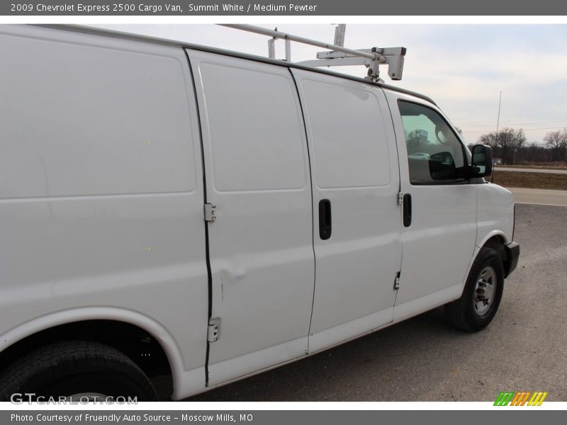 Summit White / Medium Pewter 2009 Chevrolet Express 2500 Cargo Van