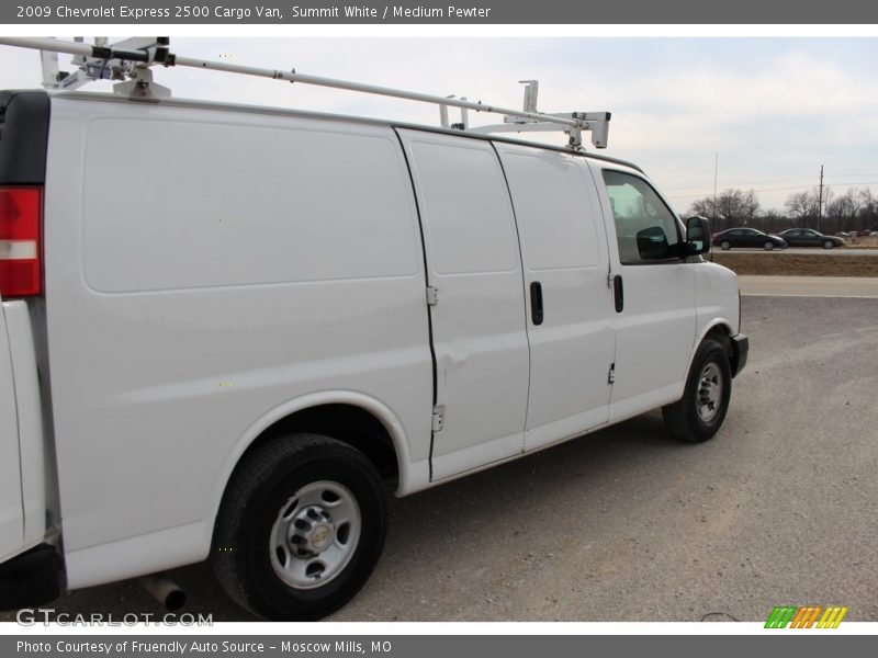 Summit White / Medium Pewter 2009 Chevrolet Express 2500 Cargo Van