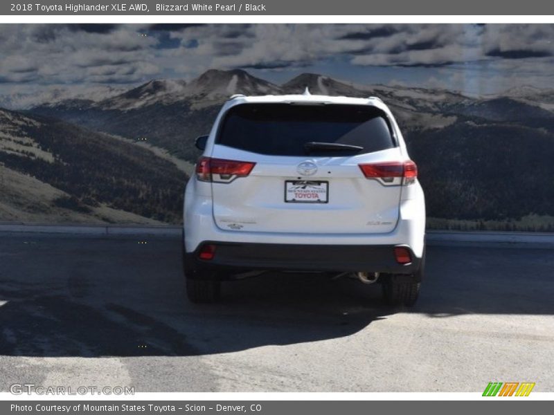 Blizzard White Pearl / Black 2018 Toyota Highlander XLE AWD
