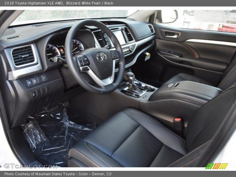 Blizzard White Pearl / Black 2018 Toyota Highlander XLE AWD