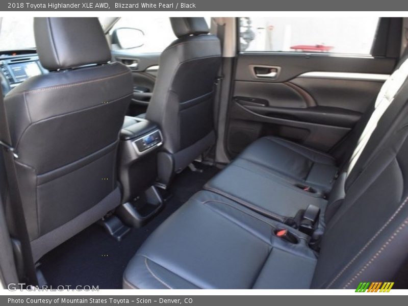 Blizzard White Pearl / Black 2018 Toyota Highlander XLE AWD