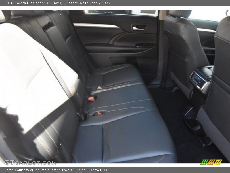 Blizzard White Pearl / Black 2018 Toyota Highlander XLE AWD