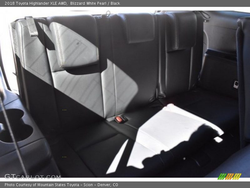 Blizzard White Pearl / Black 2018 Toyota Highlander XLE AWD