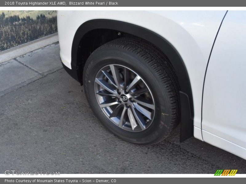 Blizzard White Pearl / Black 2018 Toyota Highlander XLE AWD
