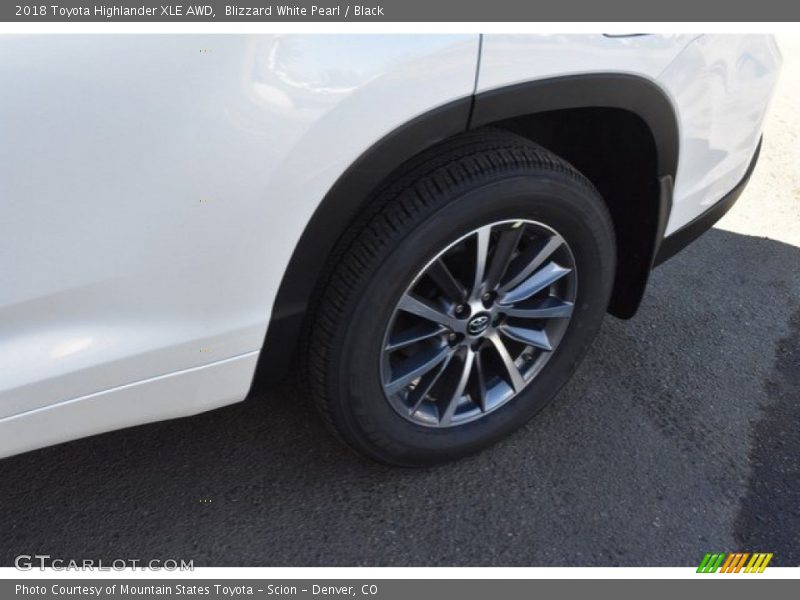 Blizzard White Pearl / Black 2018 Toyota Highlander XLE AWD