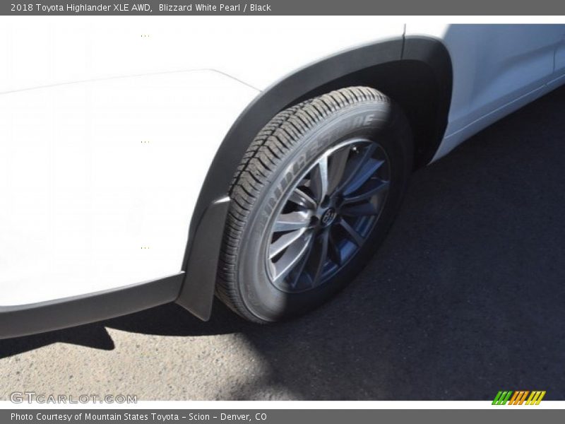 Blizzard White Pearl / Black 2018 Toyota Highlander XLE AWD