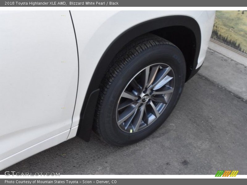 Blizzard White Pearl / Black 2018 Toyota Highlander XLE AWD