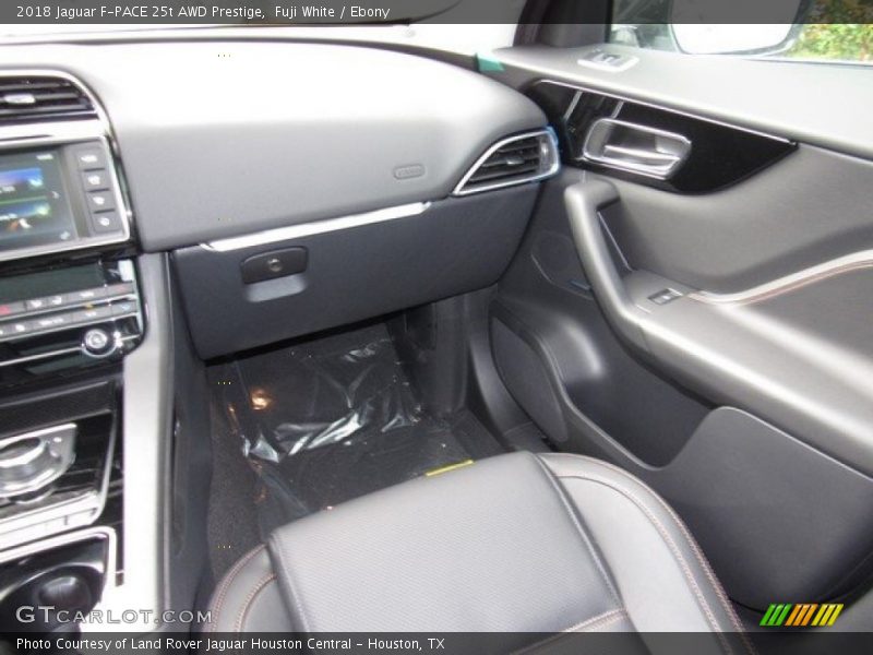 Fuji White / Ebony 2018 Jaguar F-PACE 25t AWD Prestige