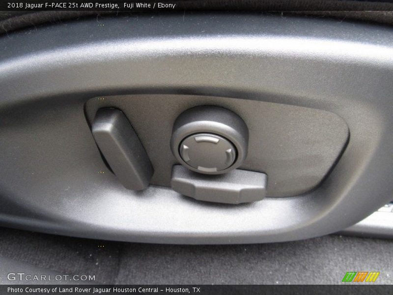 Fuji White / Ebony 2018 Jaguar F-PACE 25t AWD Prestige