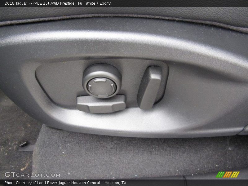 Fuji White / Ebony 2018 Jaguar F-PACE 25t AWD Prestige