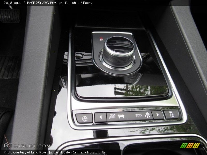 Fuji White / Ebony 2018 Jaguar F-PACE 25t AWD Prestige