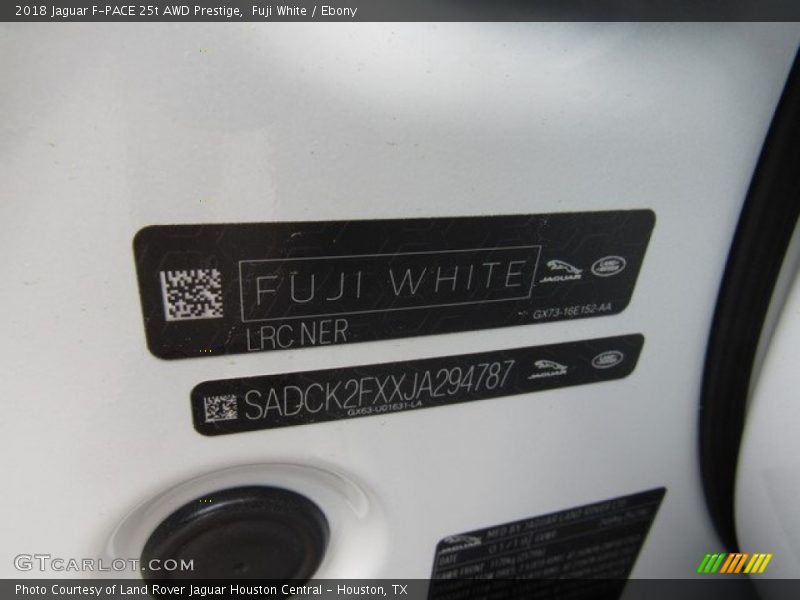 Fuji White / Ebony 2018 Jaguar F-PACE 25t AWD Prestige