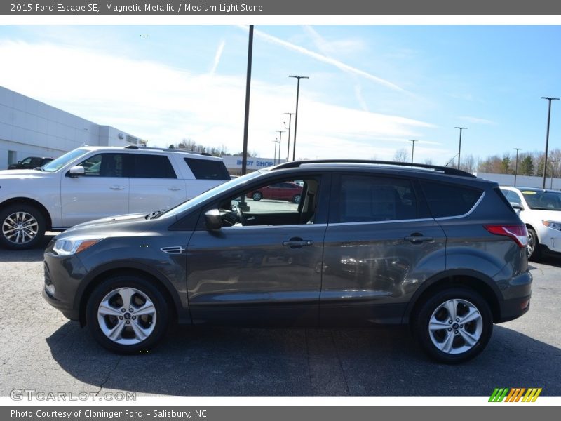 Magnetic Metallic / Medium Light Stone 2015 Ford Escape SE