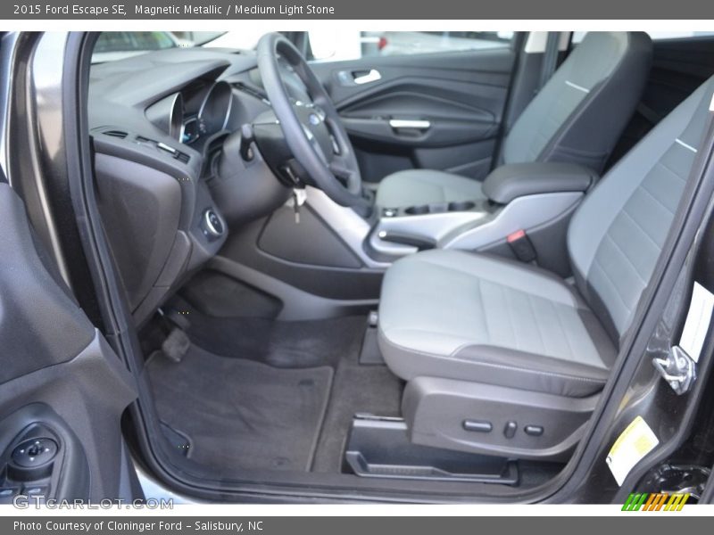 Magnetic Metallic / Medium Light Stone 2015 Ford Escape SE