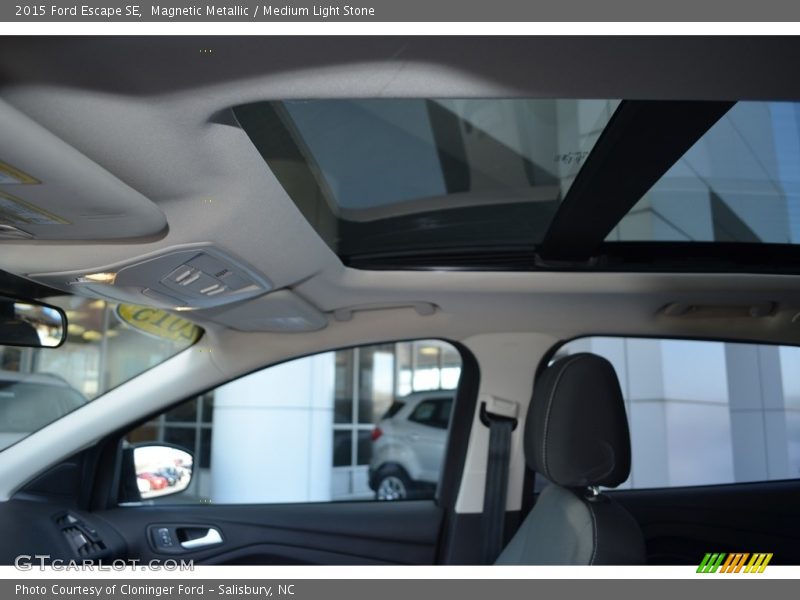 Magnetic Metallic / Medium Light Stone 2015 Ford Escape SE