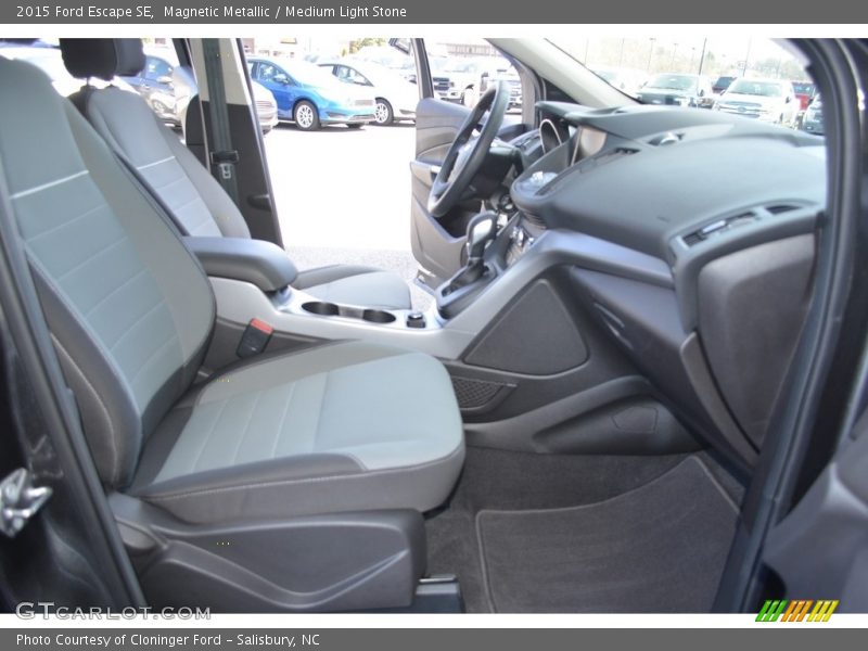 Magnetic Metallic / Medium Light Stone 2015 Ford Escape SE