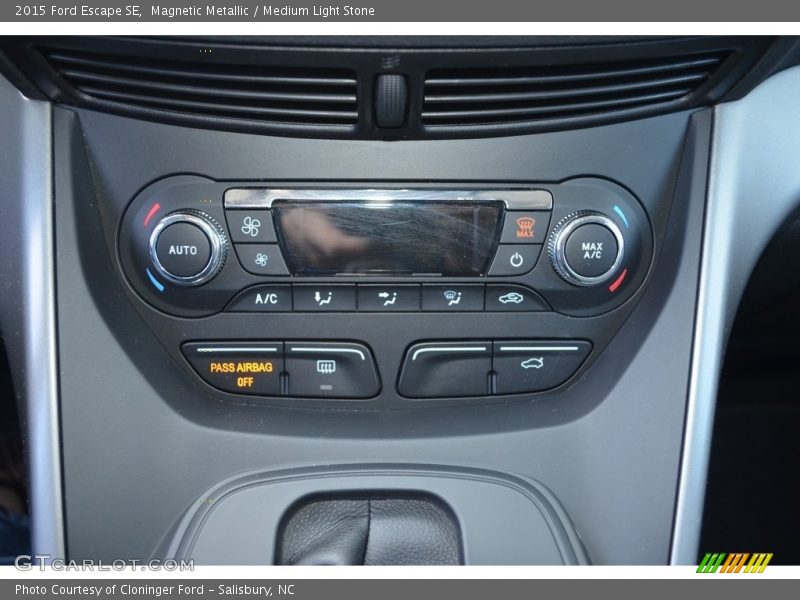 Magnetic Metallic / Medium Light Stone 2015 Ford Escape SE